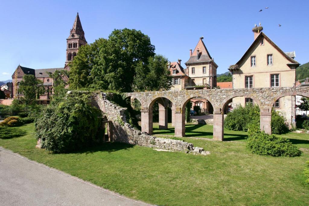 Hotel Restaurant La Cigogne Munster  Exterior photo